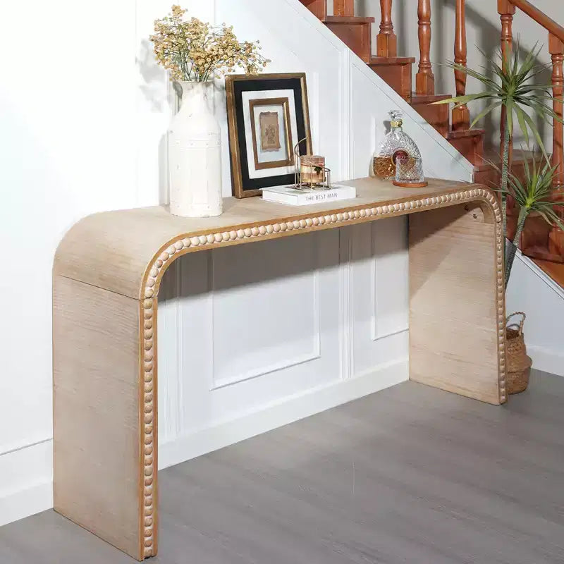 Table d'entrée, ornée de perles en bois, au design minimaliste