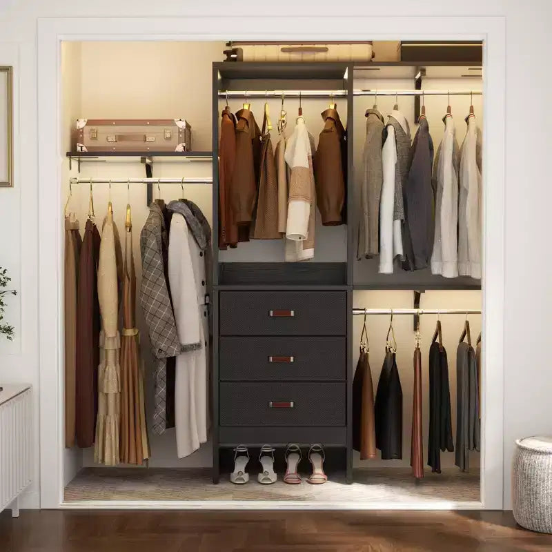 Système de rangement de garde-robe avec tiroirs en tissu et tringles de suspension