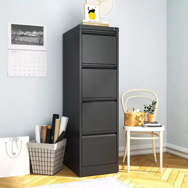 Classeur vertical métallique noir à quatre tiroirs avec serrure