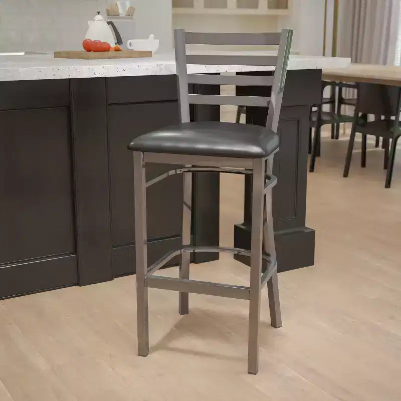 Tabouret de bar de restaurant en métal à dossier échelle et revêtement transparent